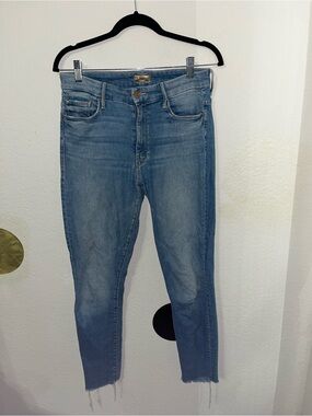 MOTHER High Waisted Looker Ankle Fray jeans
